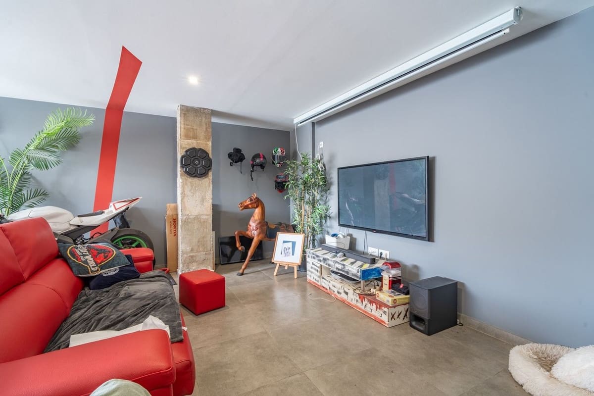 2 Zimmer Villa zu verkaufen in Malaga Stadt mit Pool - 795.000 € (Ref: 9683462)