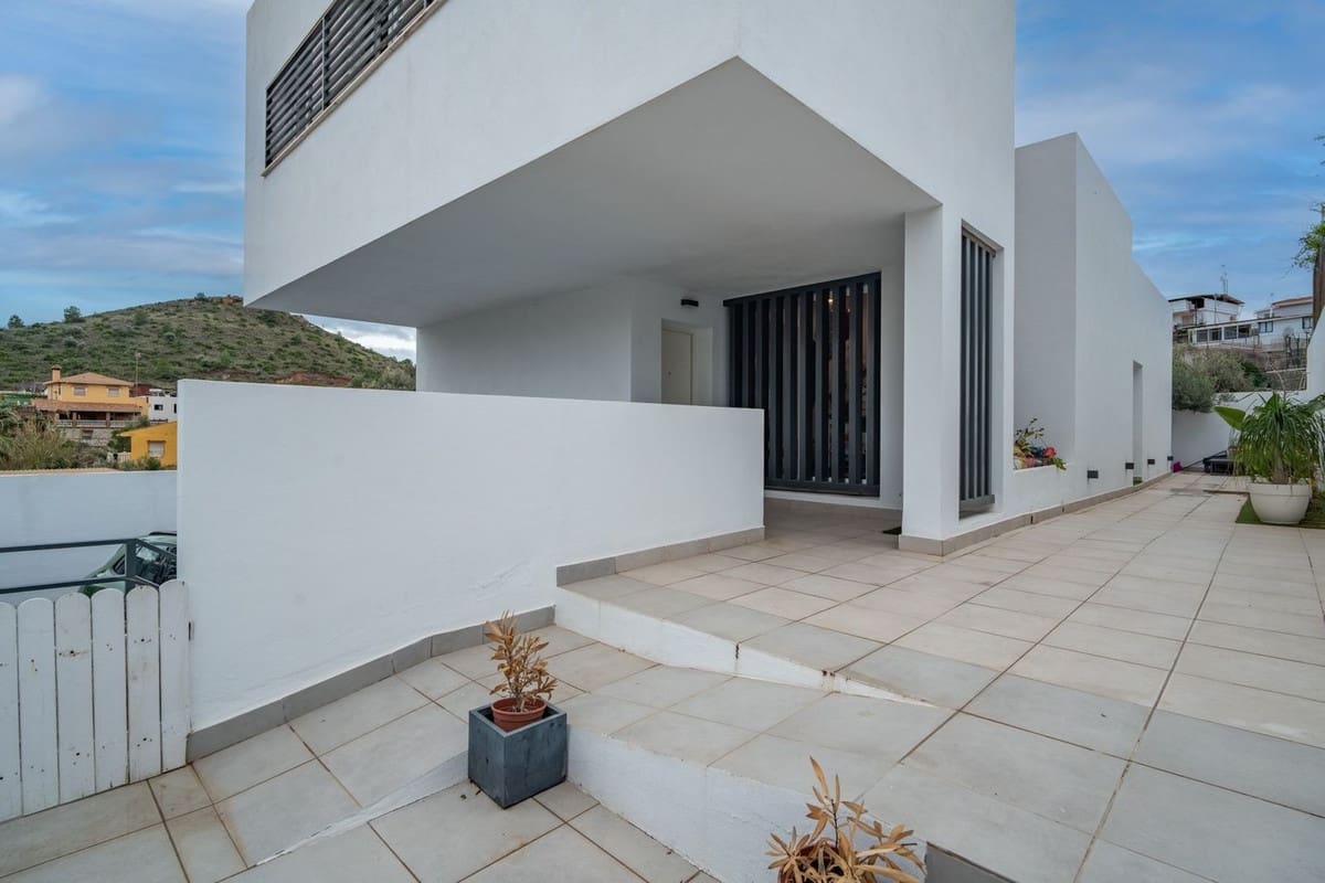 2 Zimmer Villa zu verkaufen in Malaga Stadt mit Pool - 795.000 € (Ref: 9683462)