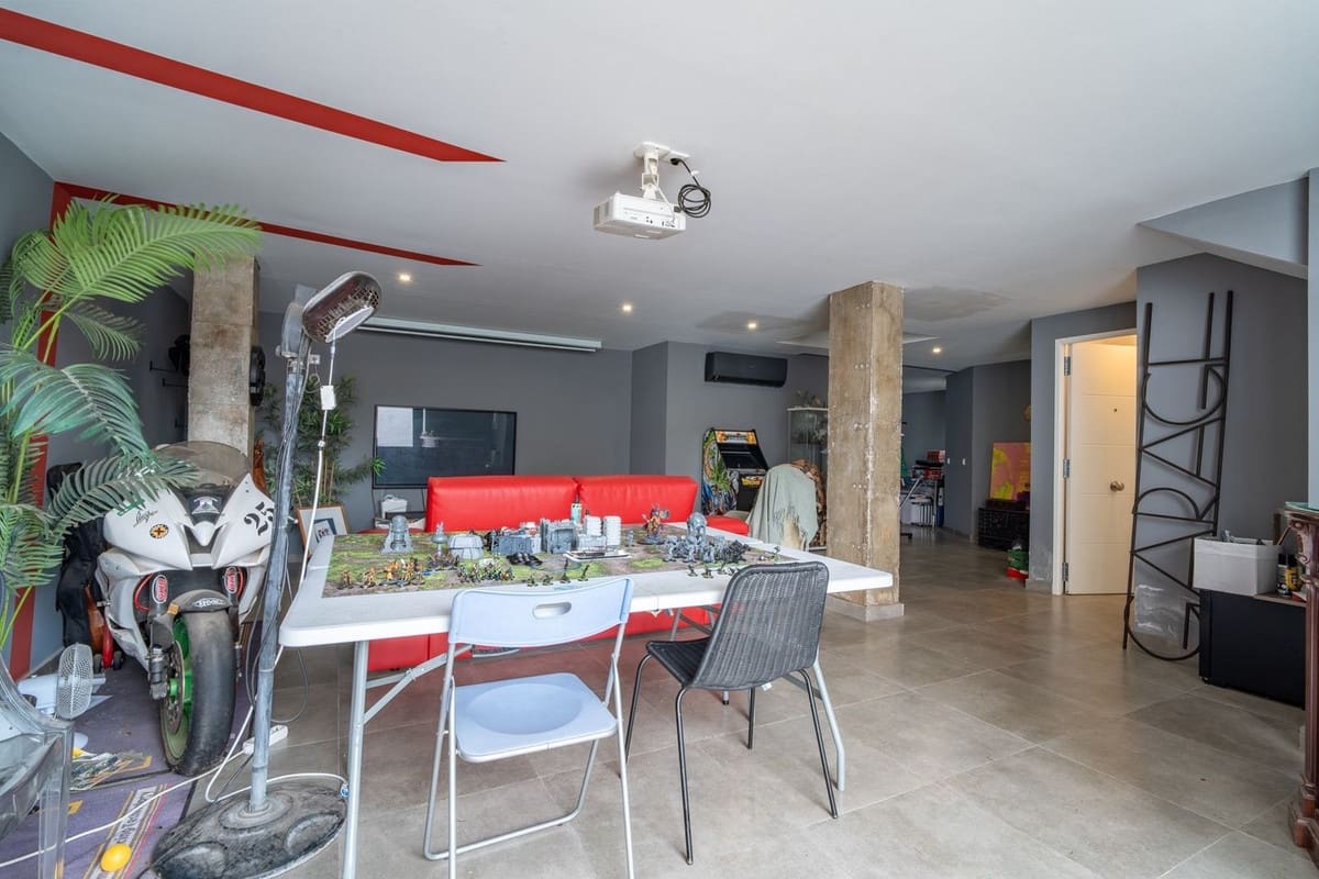 2 Zimmer Villa zu verkaufen in Malaga Stadt mit Pool - 795.000 € (Ref: 9683462)