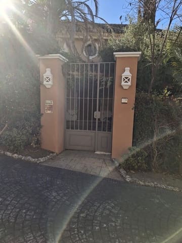 5 soverom Villa til salgs i Centro, Estepona med svømmebasseng - € 1 400 000 (Ref: 9683463)