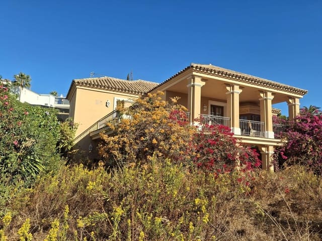 5 soverom Villa til salgs i Centro, Estepona med svømmebasseng - € 1 400 000 (Ref: 9683463)