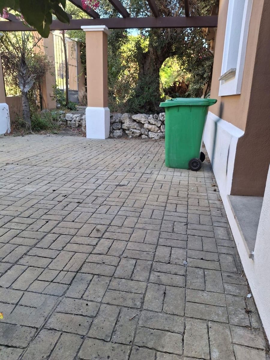 5 soverom Villa til salgs i Estepona med svømmebasseng - € 1 400 000 (Ref: 9683463)