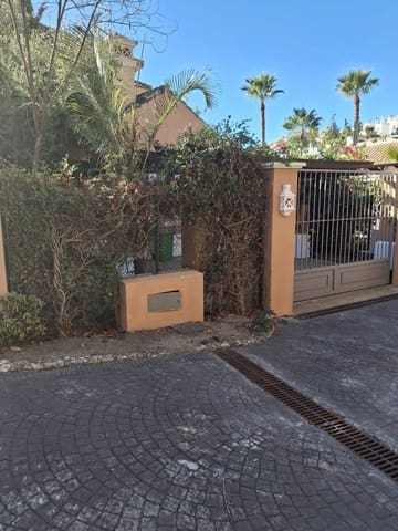 5 soverom Villa til salgs i Centro, Estepona med svømmebasseng - € 1 400 000 (Ref: 9683463)