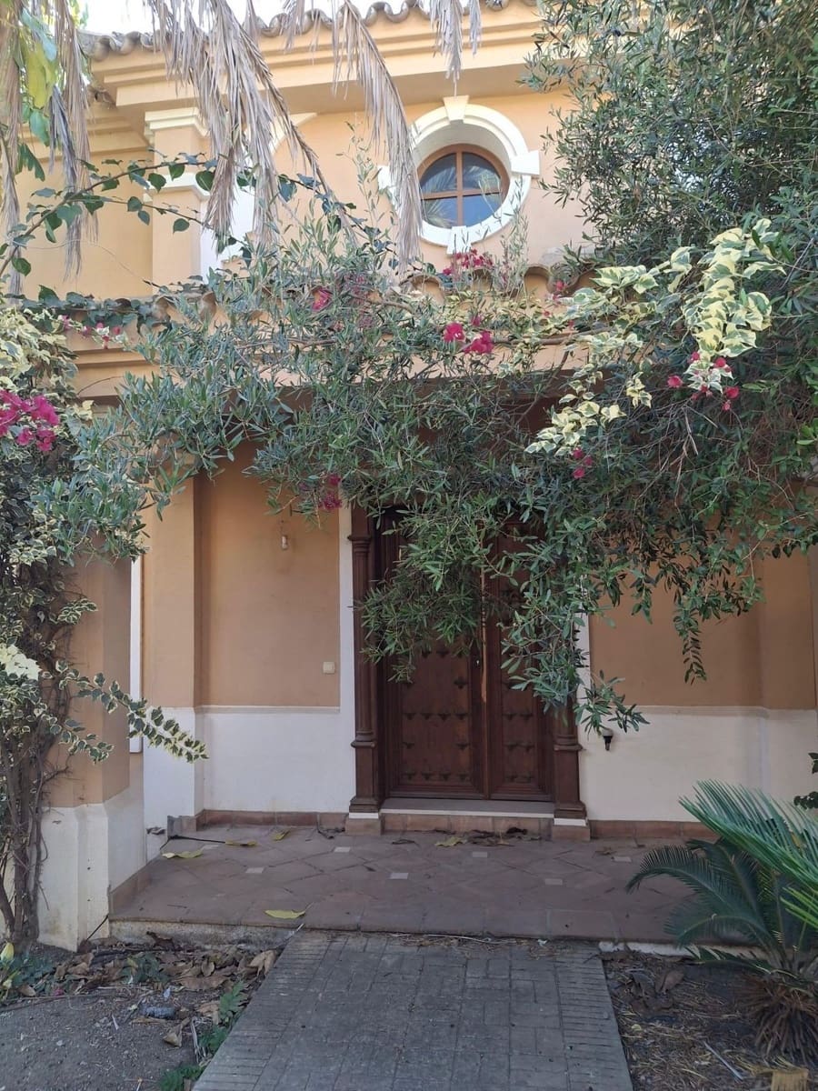 5 soverom Villa til salgs i Estepona med svømmebasseng - € 1 400 000 (Ref: 9683463)