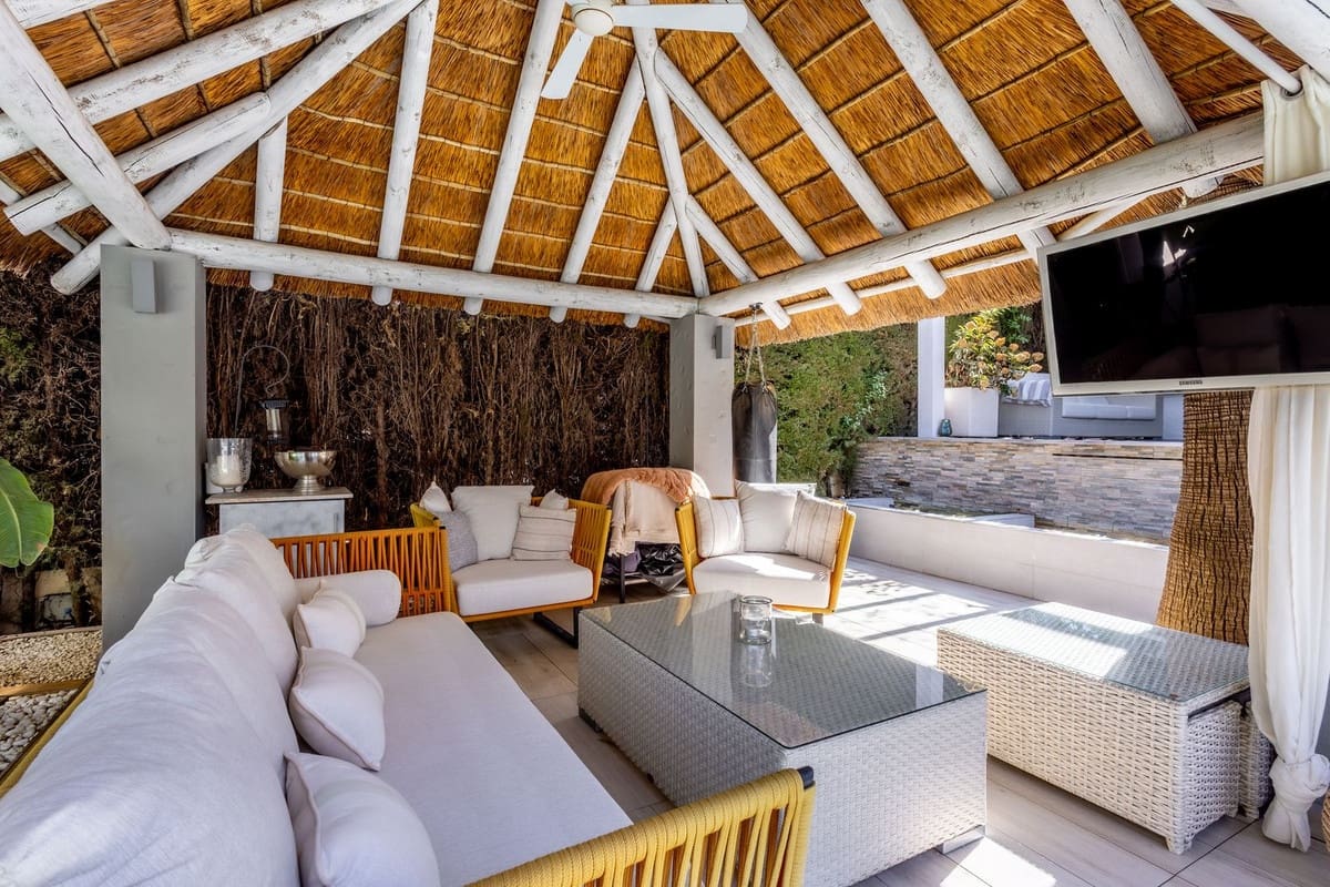 Chalet de 6 habitaciones en Alhaurín el Grande en venta con piscina - 895.000 € (Ref: 9683464)