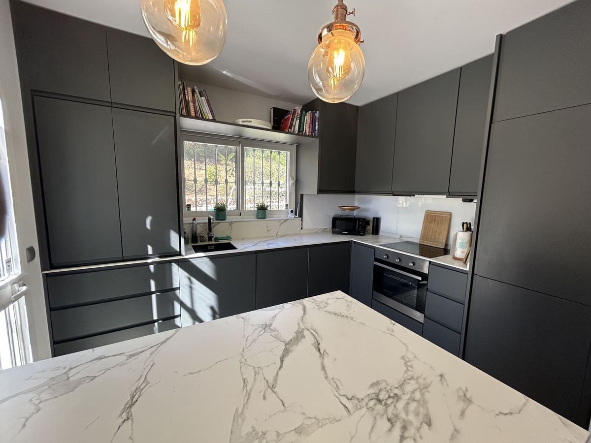 5 slaapkamer Villa te koop in Elviria met zwembad - € 1.499.000 (Ref: 9683466)