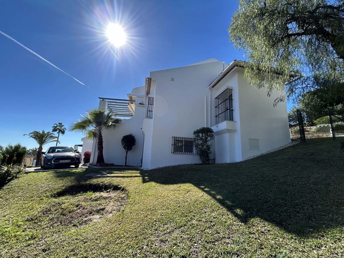 5 slaapkamer Villa te koop in Elviria met zwembad - € 1.499.000 (Ref: 9683466)