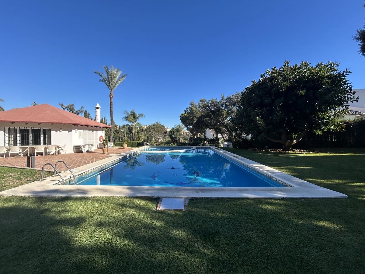 5 slaapkamer Villa te koop in Elviria met zwembad - € 1.499.000 (Ref: 9683466)