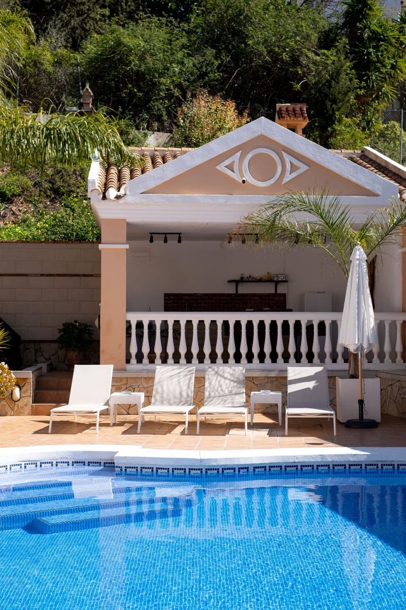 5 Zimmer Villa zu verkaufen in Mijas Costa mit Pool Garage - 1.499.000 € (Ref: 9683468)