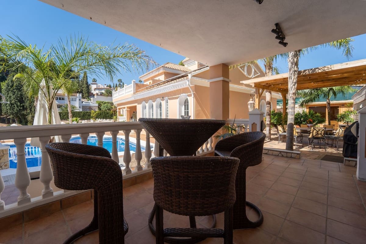 5 Zimmer Villa zu verkaufen in Mijas Costa mit Pool Garage - 1.499.000 € (Ref: 9683468)