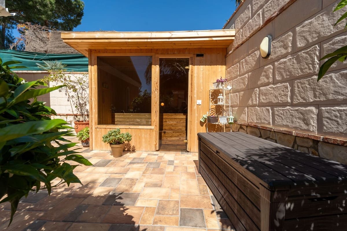 5 Zimmer Villa zu verkaufen in Mijas Costa mit Pool Garage - 1.499.000 € (Ref: 9683468)