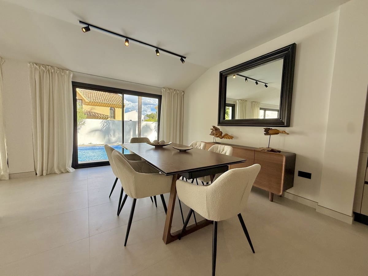 5 makuuhuone Huvila myytävänä paikassa Nueva Andalucia mukana uima-altaan - 2 200 000 € (Ref: 9686316)