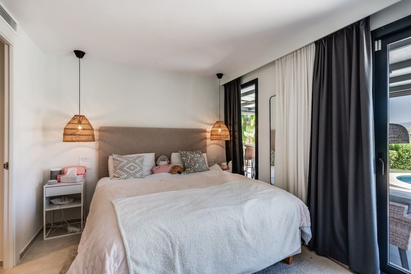 Chalet de 4 habitaciones en Nueva Andalucia en venta con piscina - 1.895.000 € (Ref: 9686317)