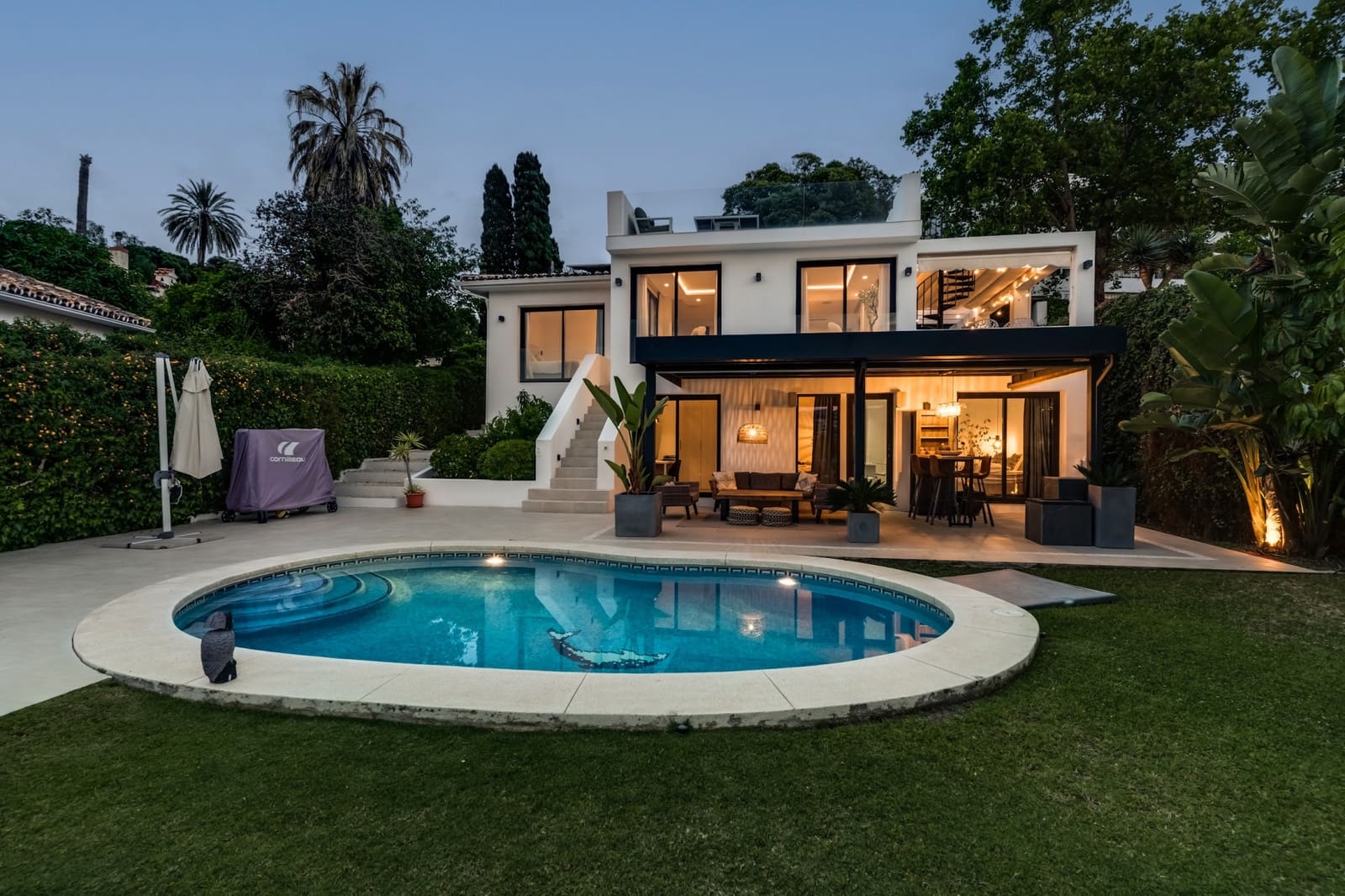 Chalet de 4 habitaciones en Nueva Andalucia en venta con piscina - 1.895.000 € (Ref: 9686317)