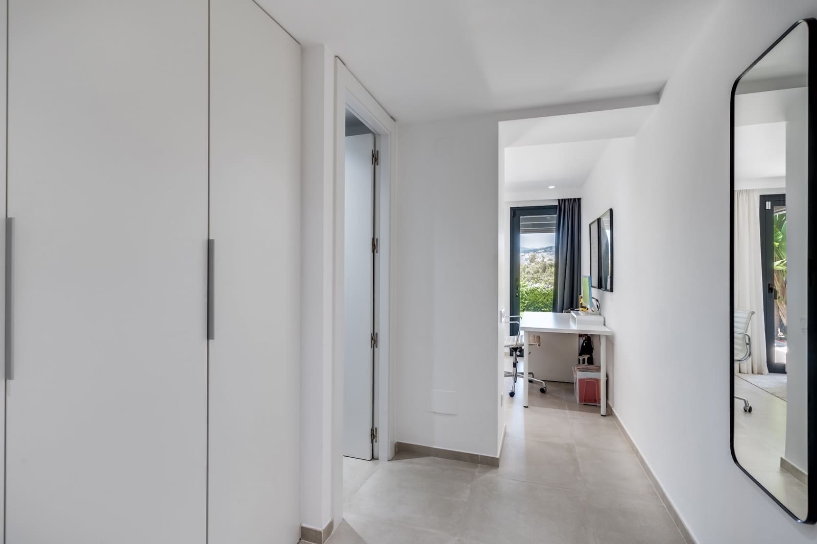 4 makuuhuone Huvila myytävänä paikassa Nueva Andalucia mukana uima-altaan - 1 895 000 € (Ref: 9690509)