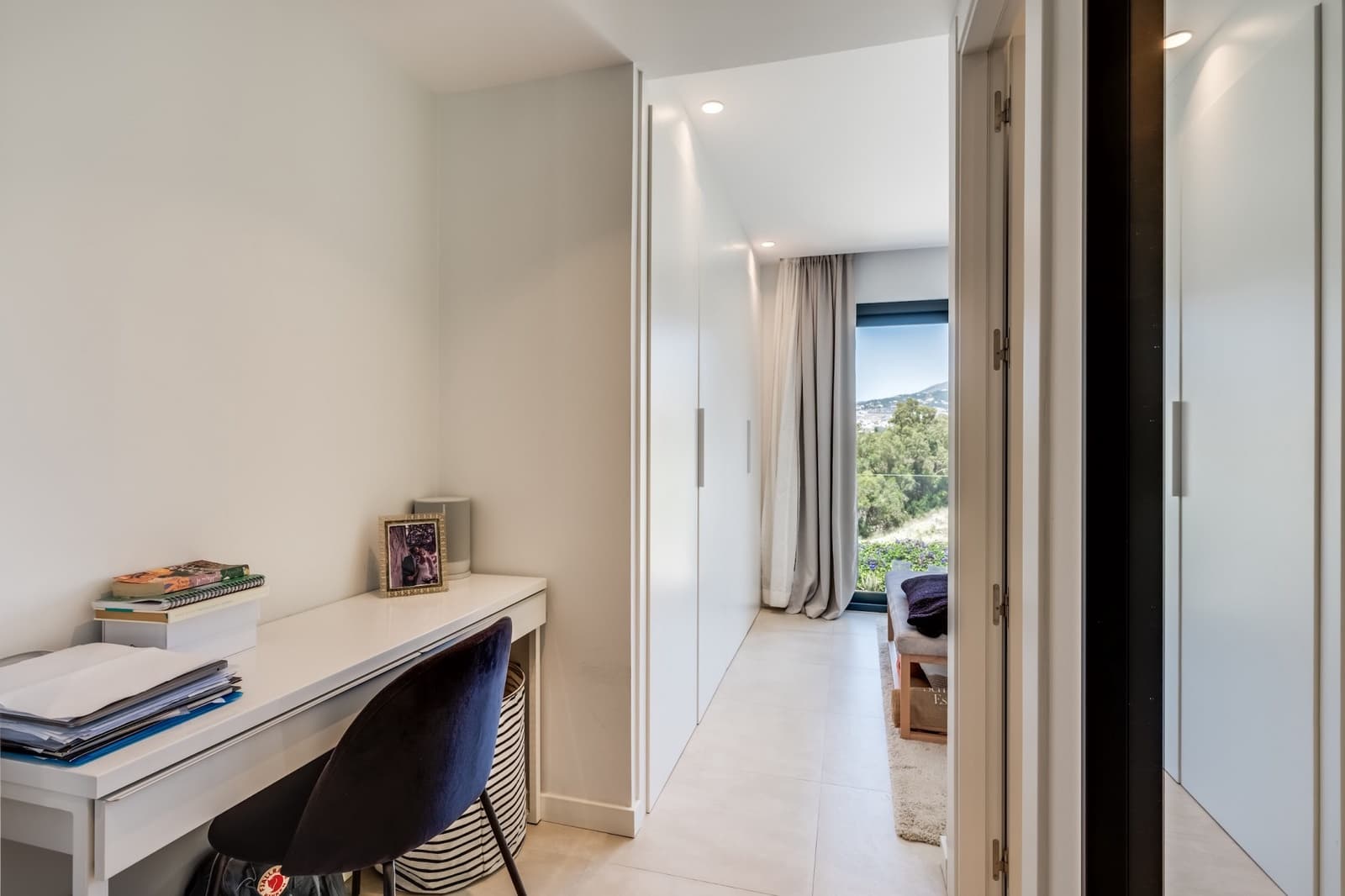 4 makuuhuone Huvila myytävänä paikassa Nueva Andalucia mukana uima-altaan - 1 895 000 € (Ref: 9690509)