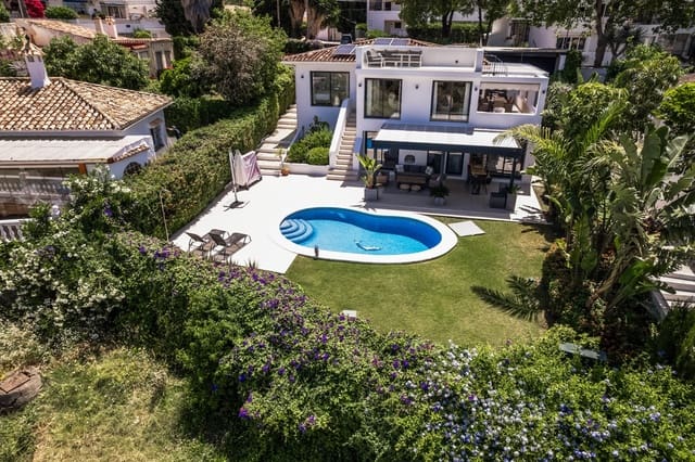 Chalet de 4 habitaciones en La Dama de Noche - La Alzambra, Marbella en venta con piscina - 1.895.000 € (Ref: 9690509)