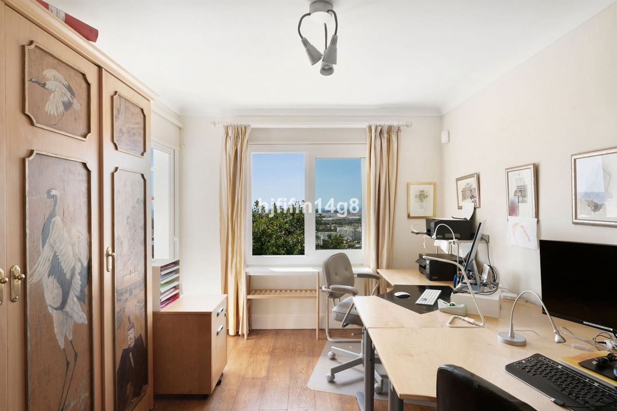 4 bedroom Villa for sale in Nueva Andalucia with pool - € 1,995,000 (Ref: 9698770)