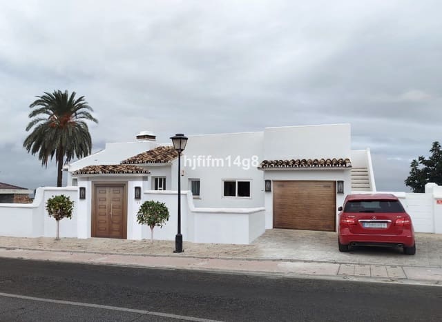 4 makuuhuone Huvila myytävänä paikassa La Dama de Noche - La Alzambra, Marbella mukana uima-altaan - 1 995 000 € (Ref: 9698770)