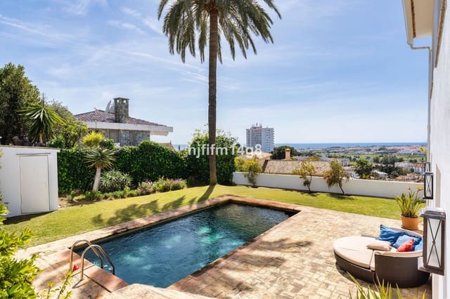 4 makuuhuone Huvila myytävänä paikassa La Dama de Noche - La Alzambra, Marbella mukana uima-altaan - 1 995 000 € (Ref: 9698770)