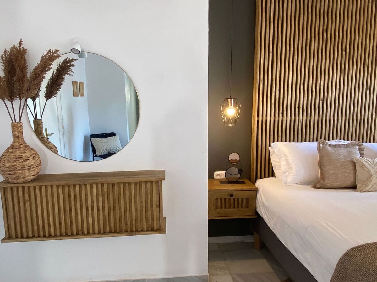 6 bedroom Villa for sale in Nueva Andalucia with pool - € 1,399,500 (Ref: 9698772)