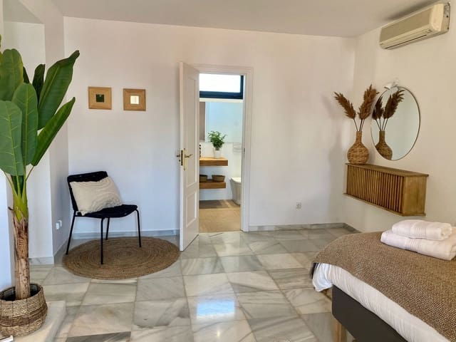 6 chambre Villa/Maison à vendre à La Dama de Noche - La Alzambra, Marbella avec piscine - 1 399 000 € (Ref: 9698772)