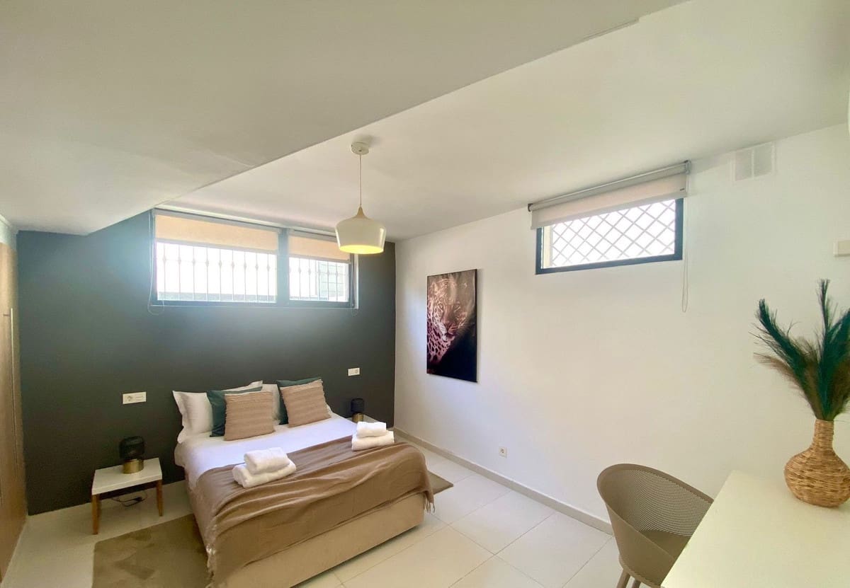 Chalet de 6 habitaciones en Nueva Andalucia en venta con piscina - 1.399.000 € (Ref: 9698772)