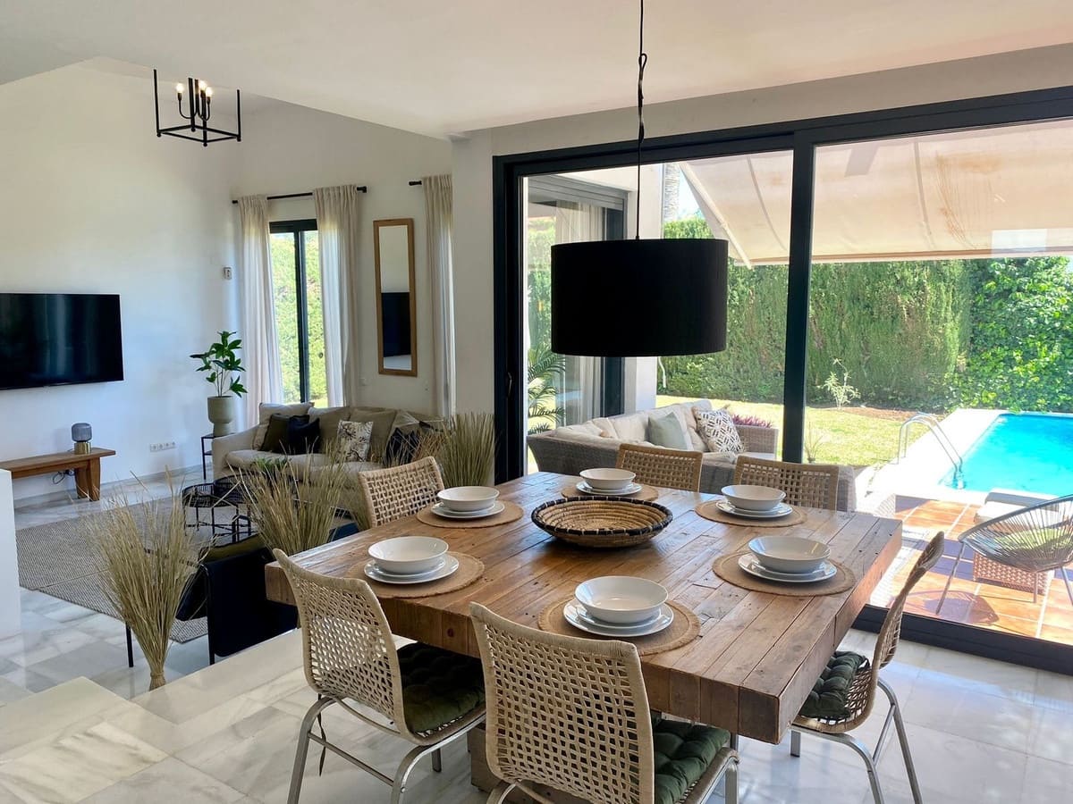 Chalet de 6 habitaciones en Nueva Andalucia en venta con piscina - 1.399.000 € (Ref: 9698772)