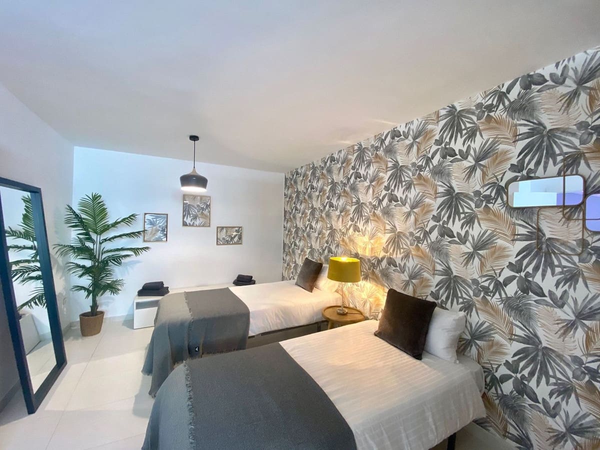 Chalet de 6 habitaciones en Nueva Andalucia en venta con piscina - 1.399.000 € (Ref: 9698772)
