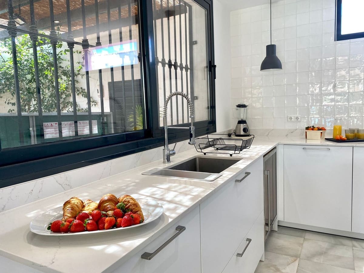 Chalet de 6 habitaciones en Nueva Andalucia en venta con piscina - 1.399.000 € (Ref: 9698772)