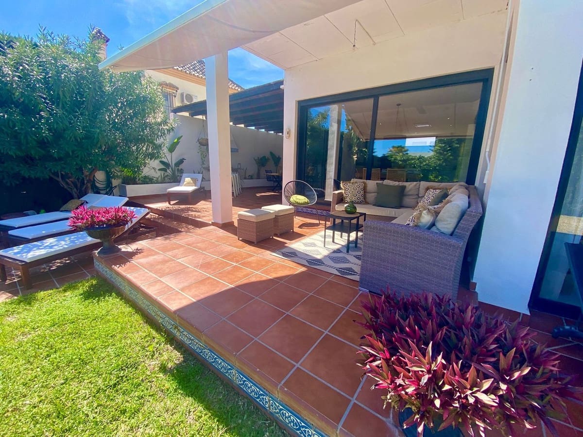 Chalet de 6 habitaciones en Nueva Andalucia en venta con piscina - 1.399.000 € (Ref: 9698772)