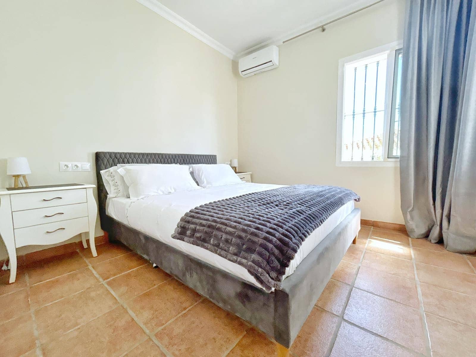 4 slaapkamer Villa te koop in Mijas Costa met zwembad - € 980.000 (Ref: 9701531)