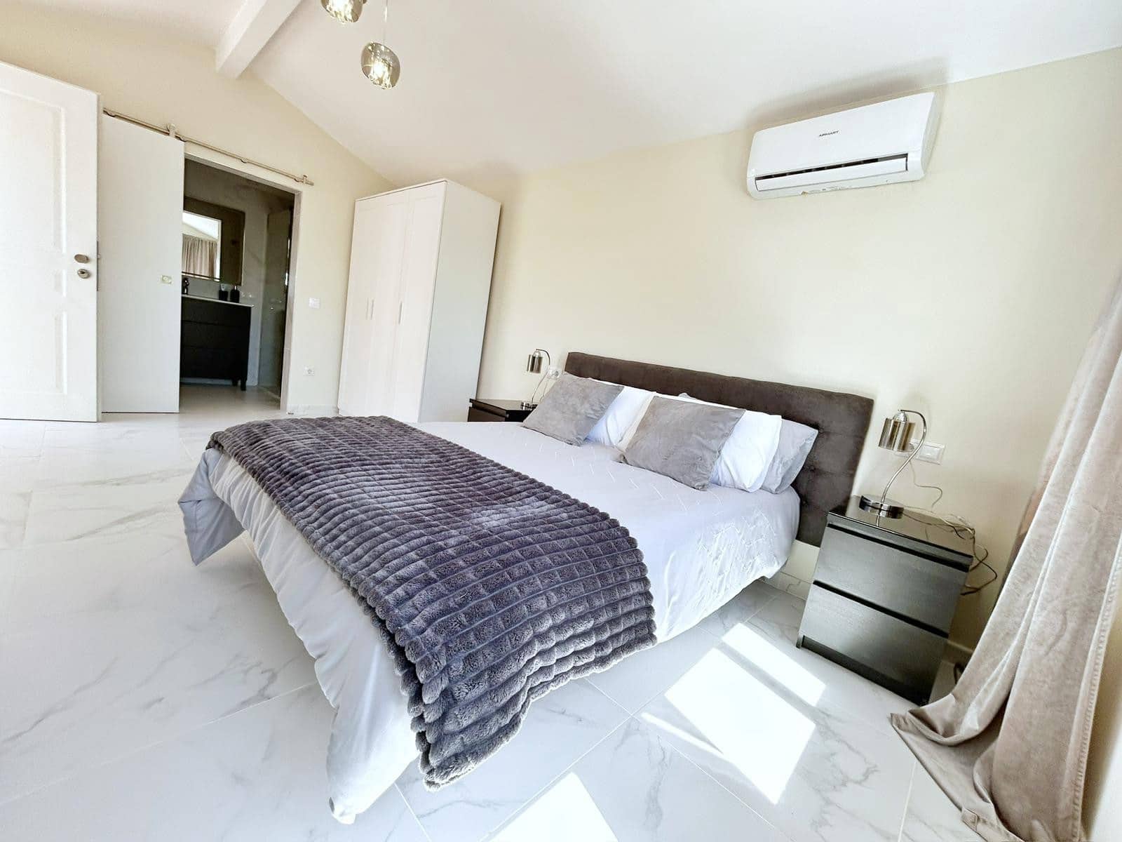 4 slaapkamer Villa te koop in Mijas Costa met zwembad - € 980.000 (Ref: 9701531)