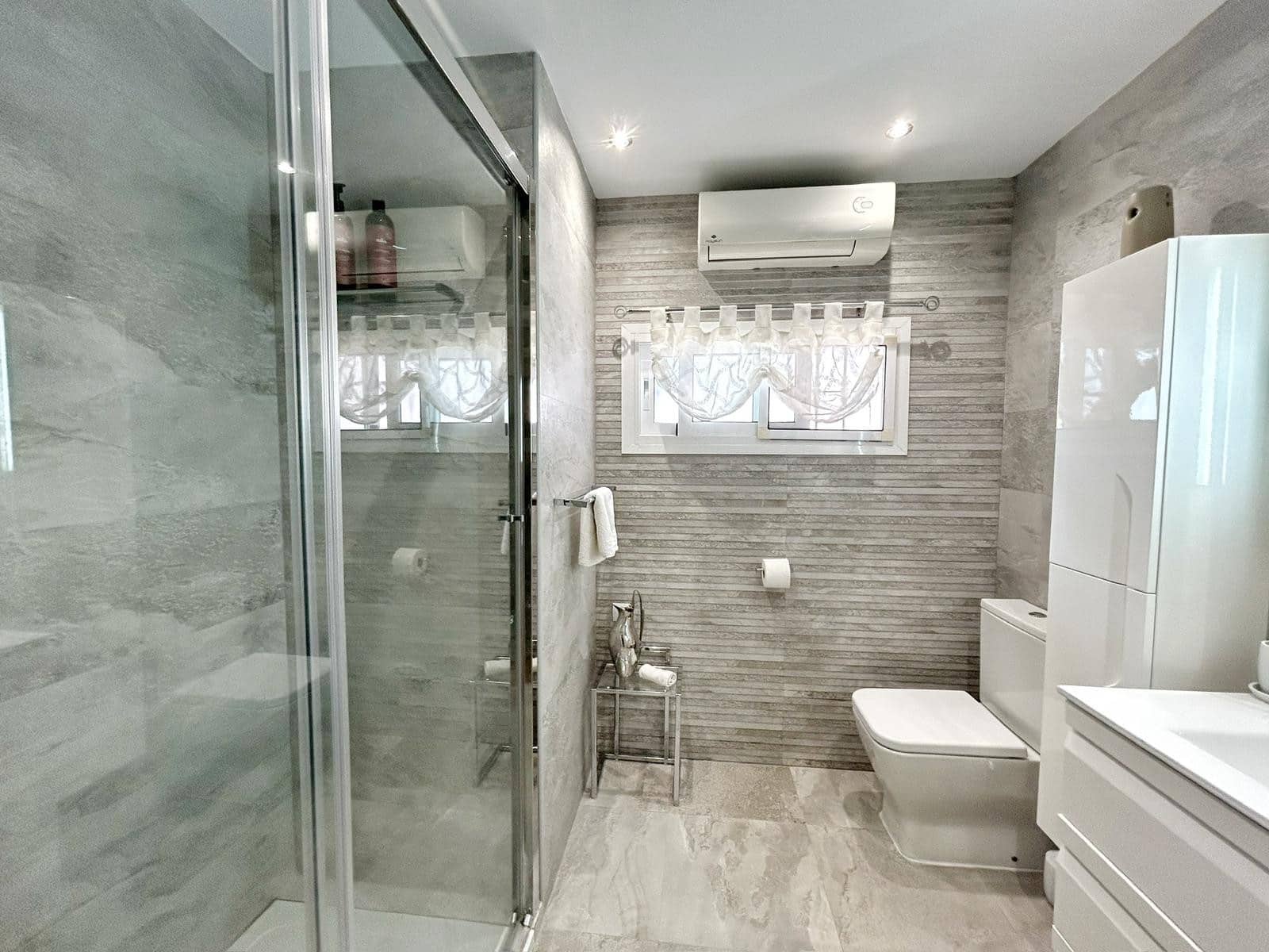 4 slaapkamer Villa te koop in Mijas Costa met zwembad - € 980.000 (Ref: 9701531)