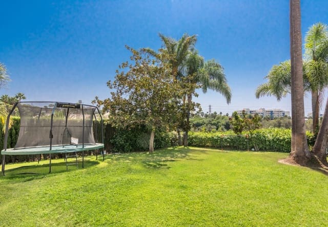 5 soveværelse Villa til salg i Marbella med swimmingpool - € 1.795.000 (Ref: 9701532)