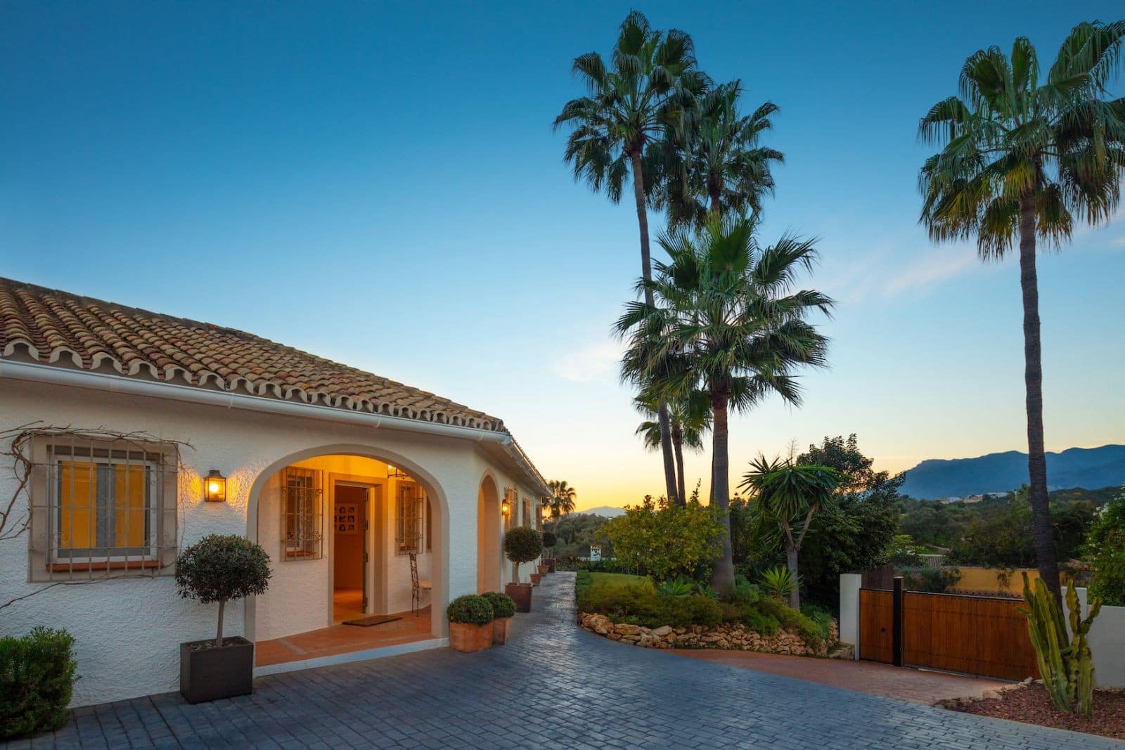 5 soveværelse Villa til salg i Marbella med swimmingpool - € 1.795.000 (Ref: 9701532)