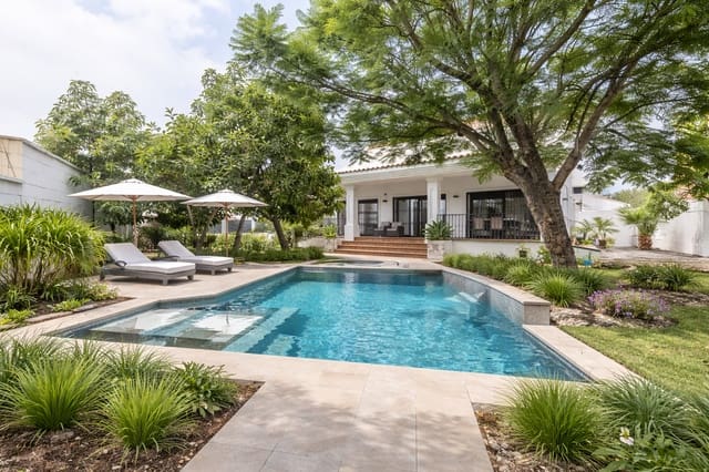 5 camera da letto Villa in vendita in San Pedro de Alcántara Pueblo, Marbella con piscina - 2.000.000 € (Rif: 9701533)