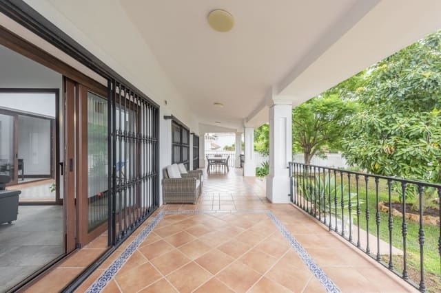 5 camera da letto Villa in vendita in San Pedro de Alcántara Pueblo, Marbella con piscina - 2.000.000 € (Rif: 9701533)