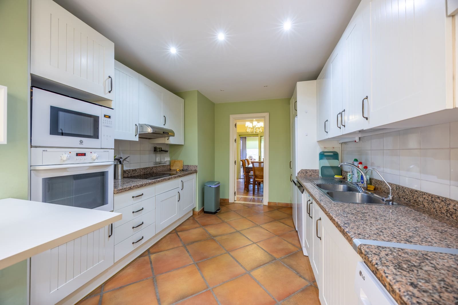 3 soveværelse Byhus til salg i Sotogrande med swimmingpool - € 750.000 (Ref: 9701534)