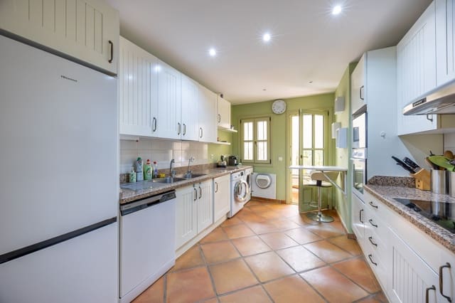 3 soveværelse Byhus til salg i Sotogrande, San Roque med swimmingpool - € 750.000 (Ref: 9701534)