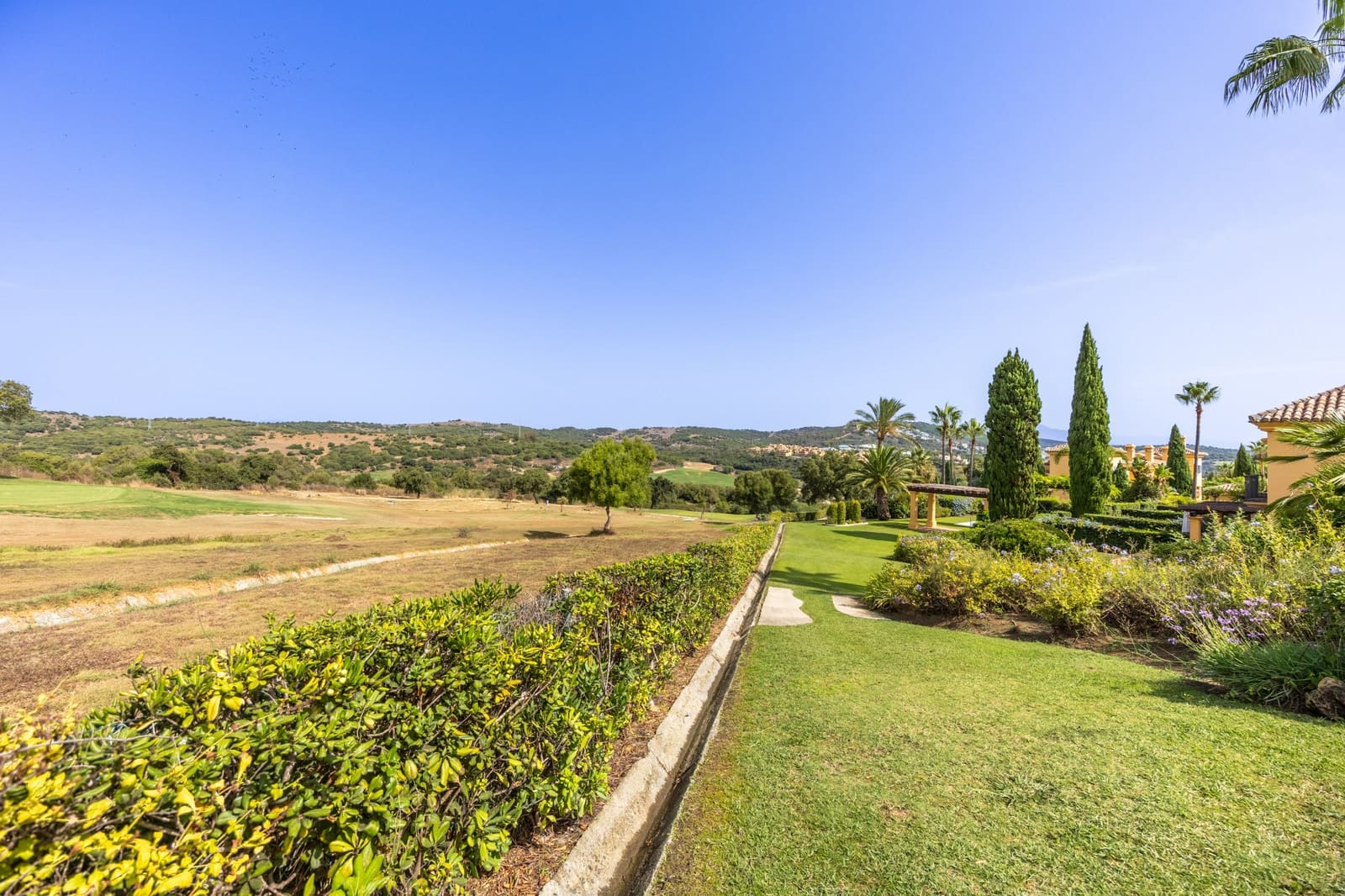 3 soveværelse Byhus til salg i Sotogrande med swimmingpool - € 750.000 (Ref: 9701534)