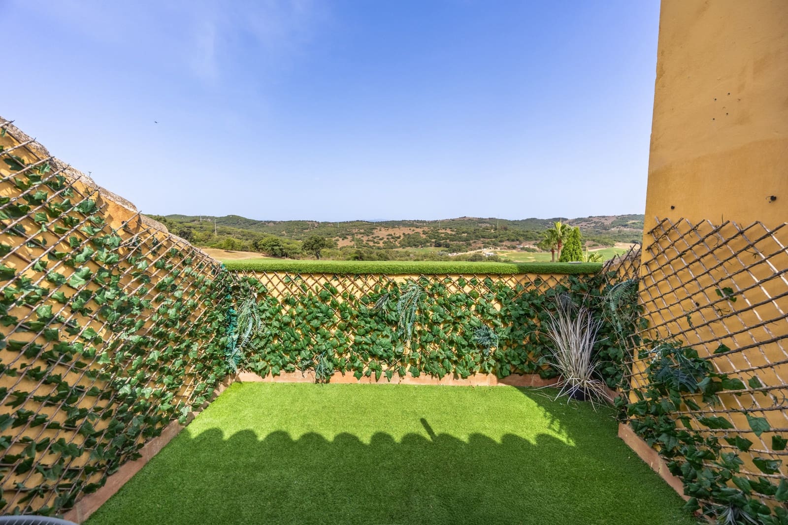 3 soveværelse Byhus til salg i Sotogrande med swimmingpool - € 750.000 (Ref: 9701534)