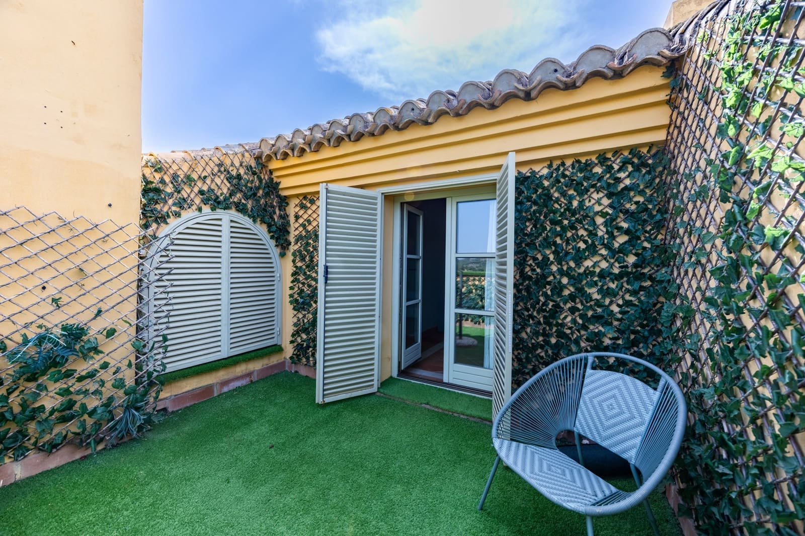 3 soveværelse Byhus til salg i Sotogrande med swimmingpool - € 750.000 (Ref: 9701534)