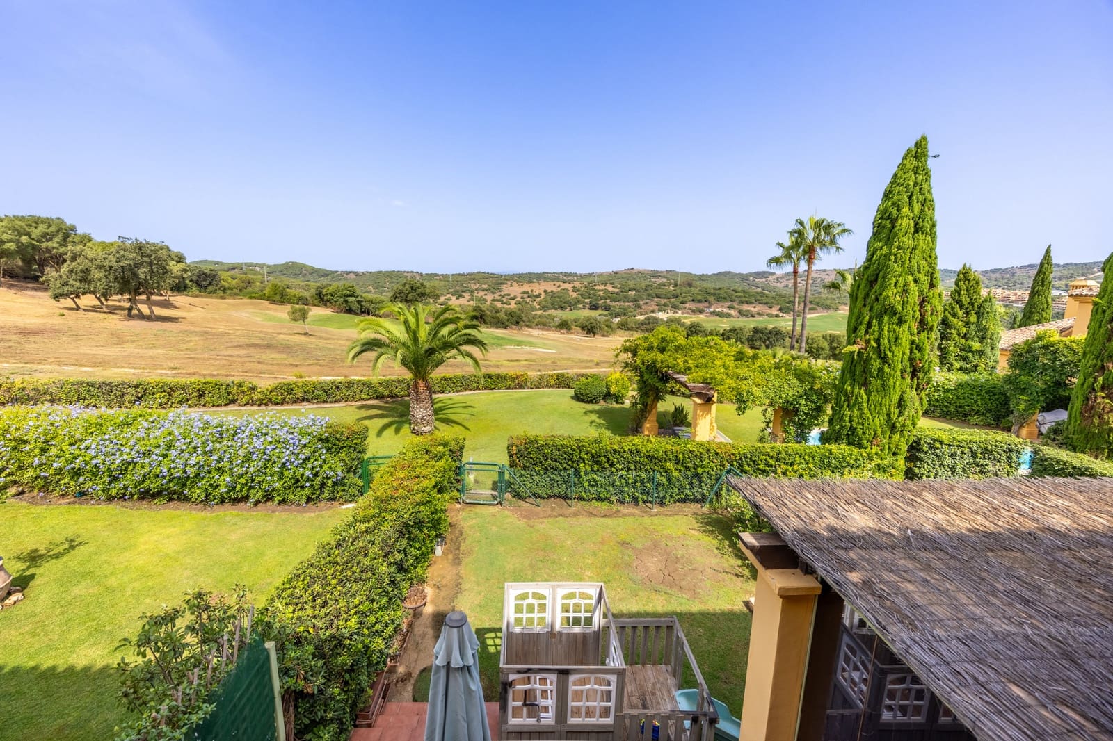 3 soveværelse Byhus til salg i Sotogrande med swimmingpool - € 750.000 (Ref: 9701534)