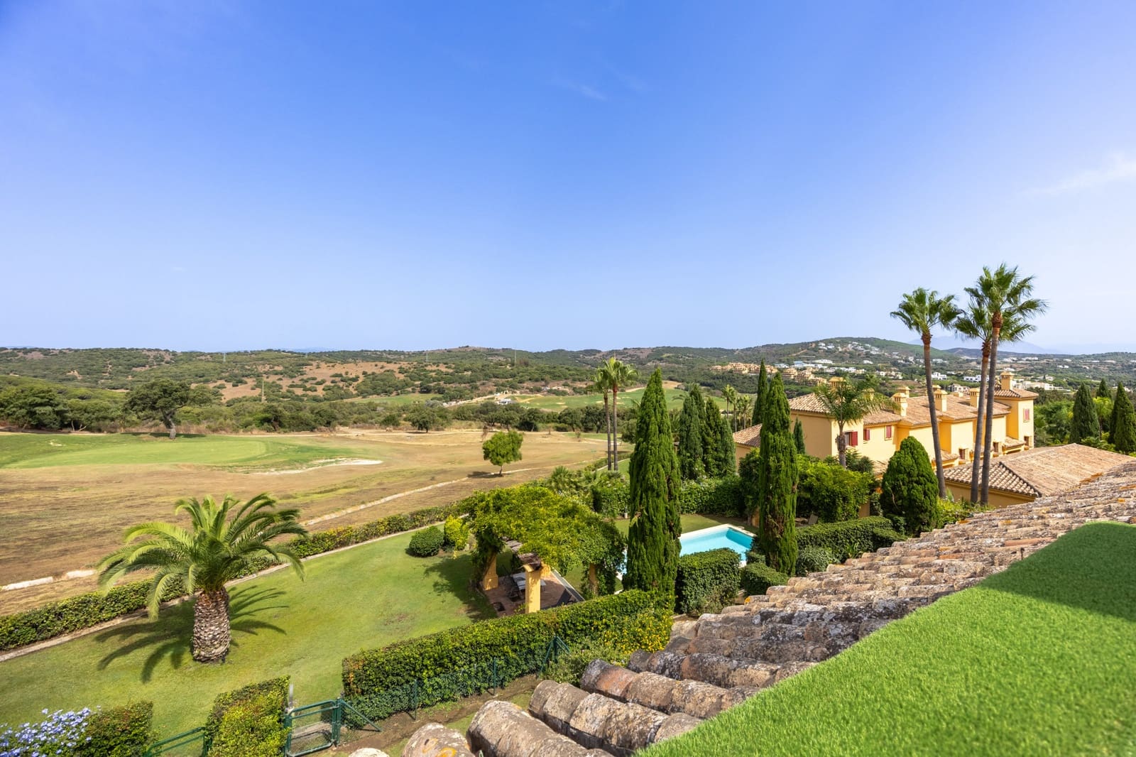 3 soveværelse Byhus til salg i Sotogrande med swimmingpool - € 750.000 (Ref: 9701534)