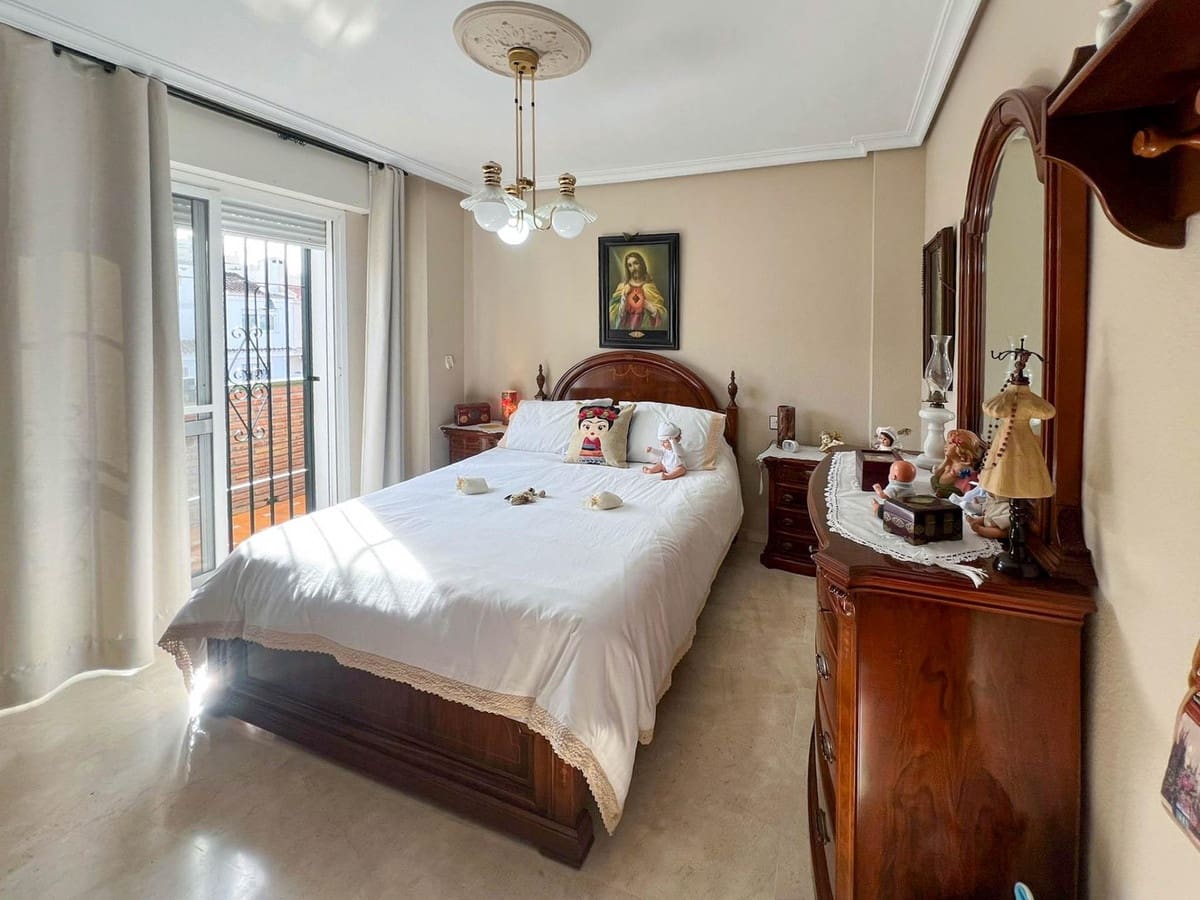 Chalet de 3 habitaciones en Mijas en venta - 475.000 € (Ref: 9701535)