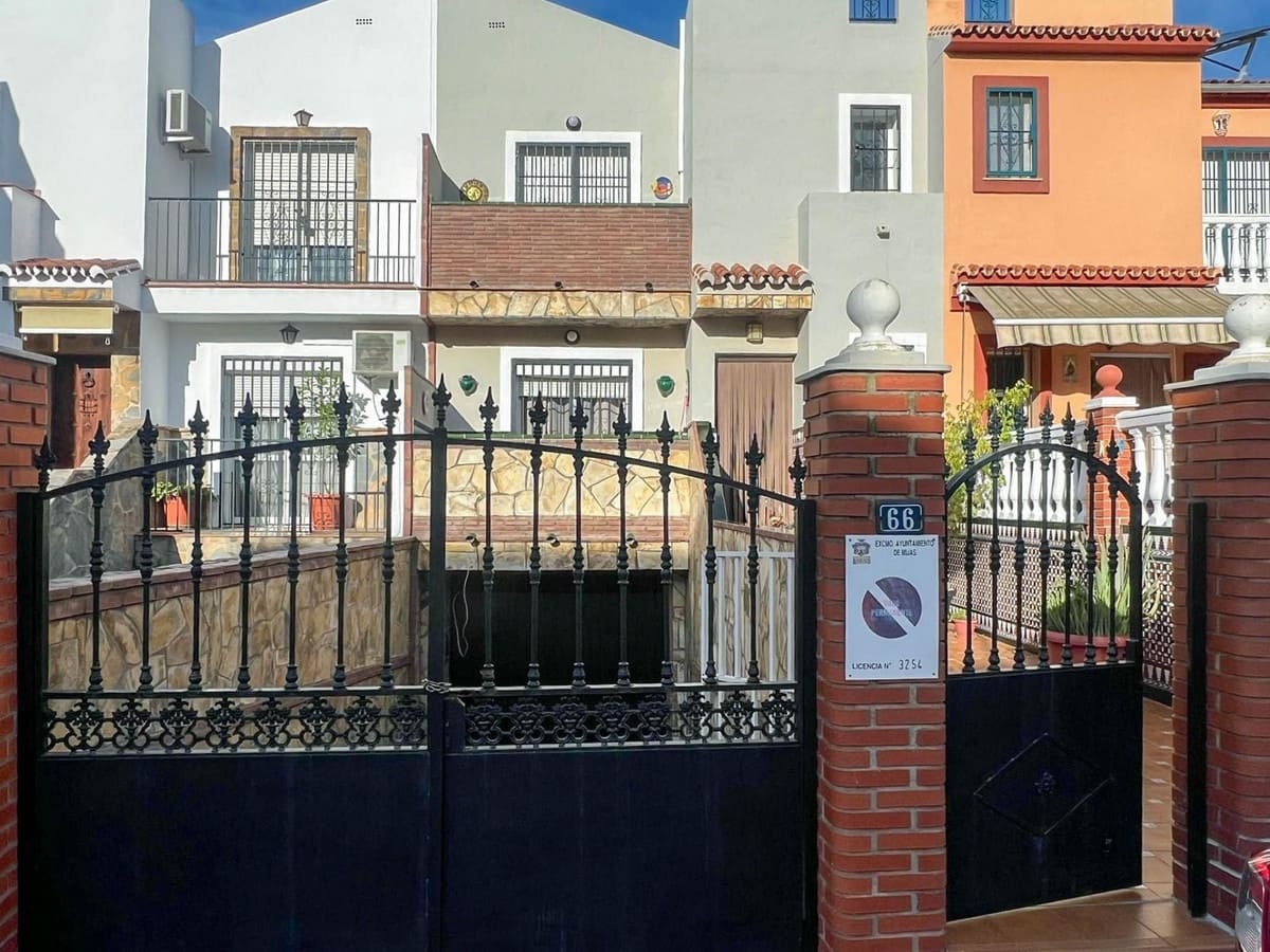 Chalet de 3 habitaciones en Mijas en venta - 475.000 € (Ref: 9701535)