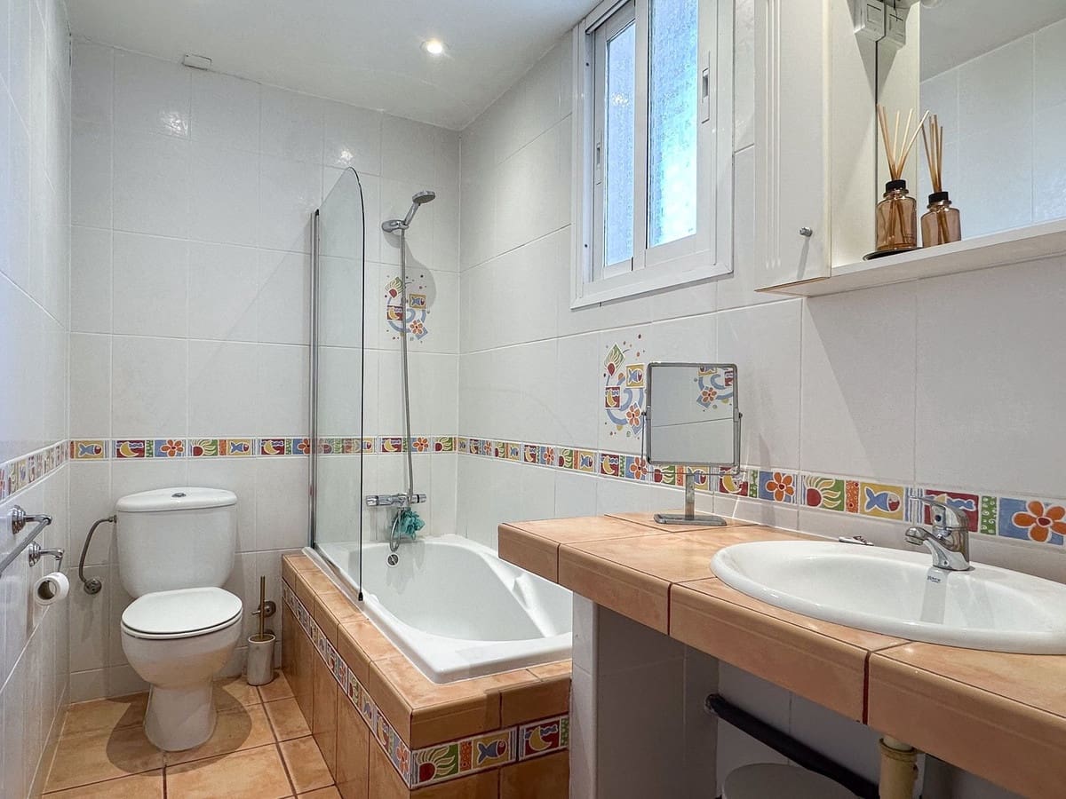 4 slaapkamer Villa te koop in Estepona met zwembad garage - € 899.000 (Ref: 9701537)