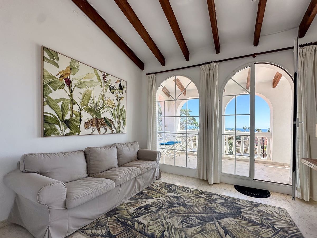 4 slaapkamer Villa te koop in Estepona met zwembad garage - € 899.000 (Ref: 9701537)