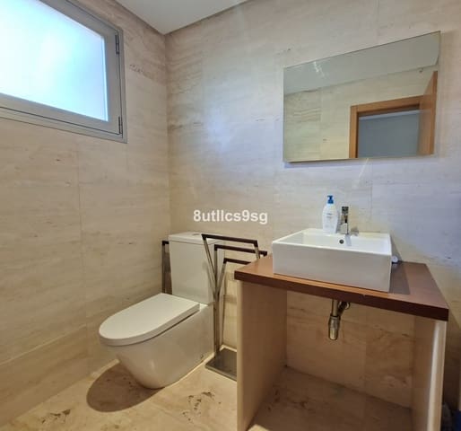 2 soveværelse Byhus til salg i Manilva Pueblo, Manilva med swimmingpool - € 479.000 (Ref: 9701538)